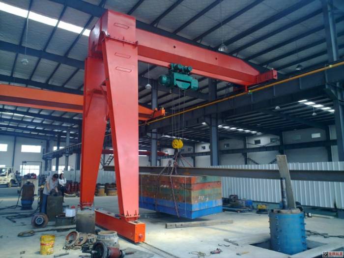 半龍門吊  Semi-Gantry Crane
