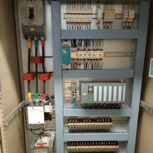 電控箱